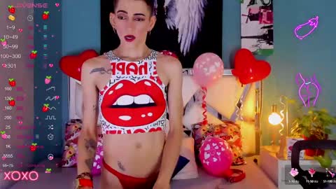 Snapshot of dominic_thailor chatting on 02-15-25, 02:22 Dominic online show from 02-15-25, 02:22