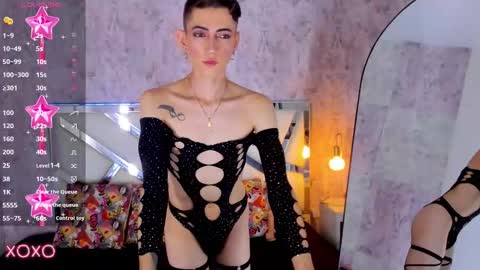 Snapshot of dominic_thailor chatting on 09-19-25, 02:18 Dominic online show from 09-19-25, 02:18
