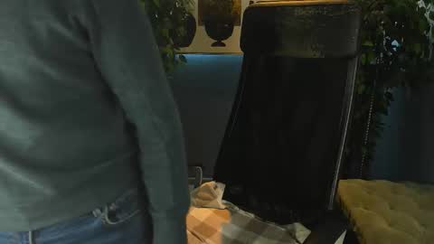 Snapshot of dominic_tore chatting on 11-16-25, 08:25 Dominic online show from 11-16-25, 08:25