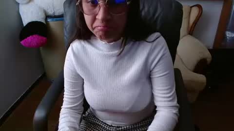   online show from 06-26-26, 06:56