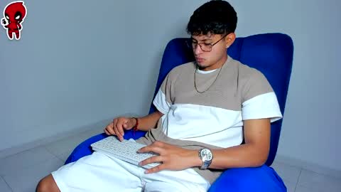  Dominic  online show from 05-07-26, 03:12