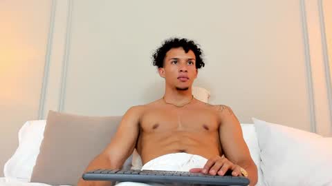 Dominick Star online show from 12-27-24, 04:47