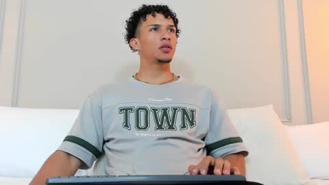 Dominick Star online show from 12-29-24, 03:33