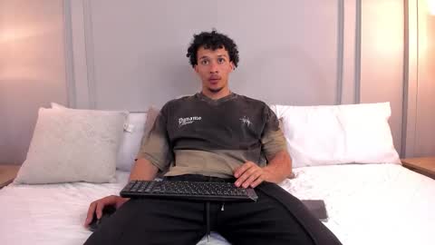 Dominick Star online show from 01-18-26, 04:49