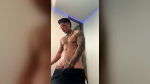 Only fans Ronnie col---InstaRonniecolleman  online show from 05-03-26, 02:01