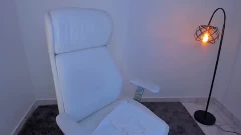 Snapshot of dominique_21x chatting on 01-21-25, 07:26 DOMINIC online show from 01-21-25, 07:26