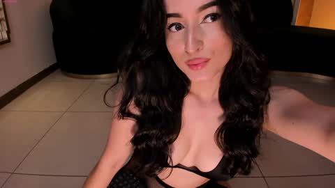 Snapshot of dominiquevega_ chatting on 12-09-24, 11:47 Dominique online show from 12-09-24, 11:47