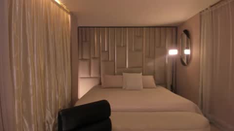 Snapshot of dominiquevega_ chatting on 09-27-25, 09:42 Dominique online show from 09-27-25, 09:42