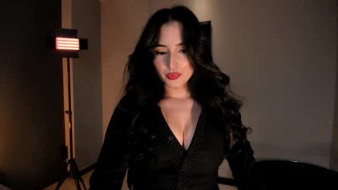 Snapshot of dominiquevega_ chatting on 10-23-25, 09:46 Dominique online show from 10-23-25, 09:46