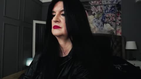 Snapshot of dommelisa chatting on 10-20-25, 07:47 Dom Melisa online show from 10-20-25, 07:47