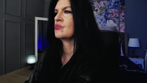 Dom Melisa online show from 12-21-25, 11:56