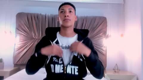 Domminick18 online show from 10-11-25, 07:01