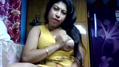 Snapshot of dona_darling chatting on 01-18-25, 10:28 Dona online show from 01-18-25, 10:28