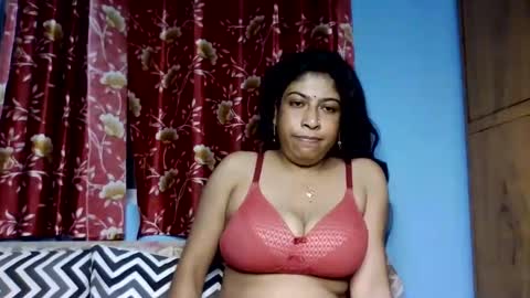 Snapshot of dona_darling chatting on 01-22-25, 12:38 Dona online show from 01-22-25, 12:38