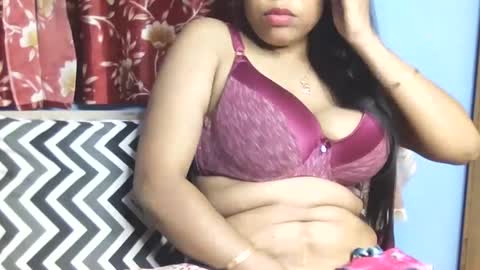 Snapshot of dona_darling chatting on 01-29-25, 05:45 Dona online show from 01-29-25, 05:45