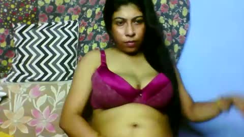 Snapshot of dona_darling chatting on 02-23-25, 07:11 Dona online show from 02-23-25, 07:11