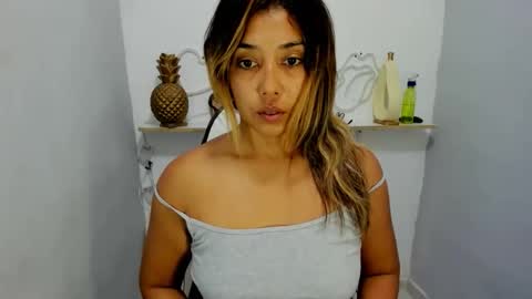 dona_tella online show from 04-05-26, 04:48