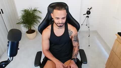 Snapshot of donn_cruz chatting on 10-10-25, 04:28 Victor online show from 10-10-25, 04:28