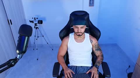 Snapshot of donn_cruz chatting on 10-14-25, 05:14 Victor online show from 10-14-25, 05:14