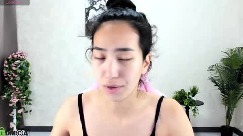 Aura online show from 10-22-25, 02:56