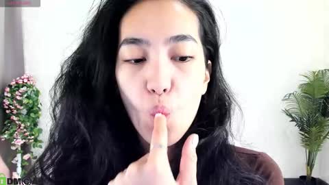 Aura online show from 11-04-25, 03:05