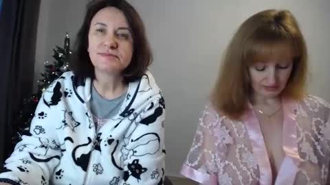 Tatiana 43 curvy sexy body and Joanna redhead 39 years online show from 01-14-26, 08:09