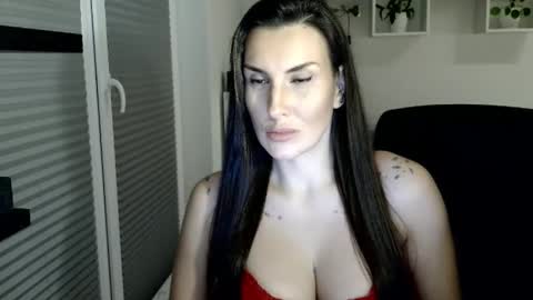 DonnaLive online show from 10-27-25, 04:00