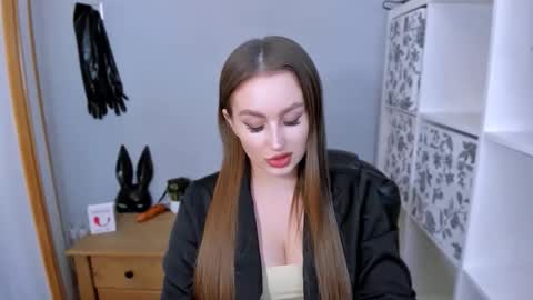 DonnaSensual online show from 01-06-26, 05:05