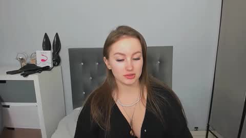 Snapshot of donnasensual chatting on 04-11-26, 06:45 DonnaSensual online show from 04-11-26, 06:45