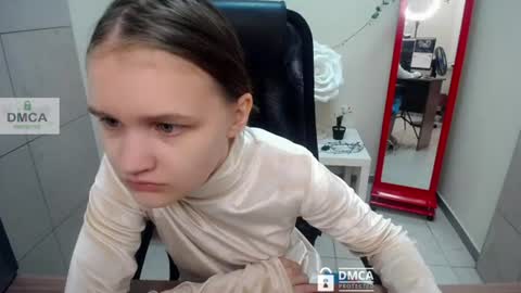 Snapshot of donnasia chatting on 06-14-26, 06:37 Sia online show from 06-14-26, 06:37