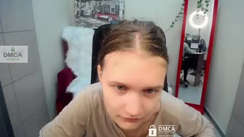 Snapshot of donnasia chatting on 06-19-26, 09:02 Sia online show from 06-19-26, 09:02