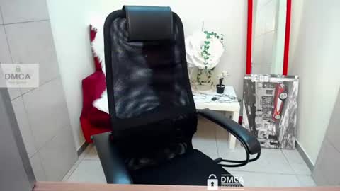 Snapshot of donnasia chatting on 06-22-26, 10:56 Sia online show from 06-22-26, 10:56