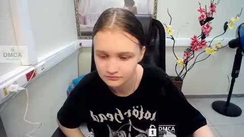 Snapshot of donnasia chatting on 07-16-26, 10:10 Sia online show from 07-16-26, 10:10