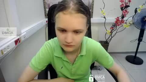 Snapshot of donnasia chatting on 07-21-26, 10:39 Sia online show from 07-21-26, 10:39