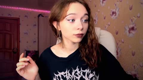 Snapshot of dontoke_ chatting on 01-19-25, 01:55 Nicole online show from 01-19-25, 01:55