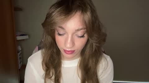 Snapshot of dorenenealey chatting on 02-21-26, 08:59 Alisa online show from 02-21-26, 08:59