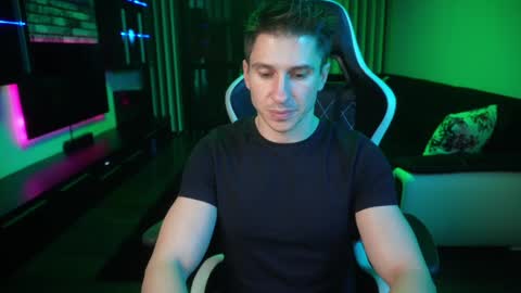 Dorian Reyes online show from 12-03-24, 01:41