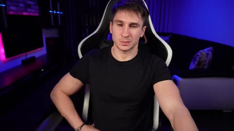 Dorian Reyes online show from 12-06-24, 01:18