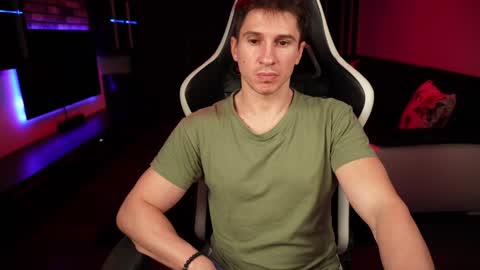 Dorian Reyes online show from 12-12-24, 02:48