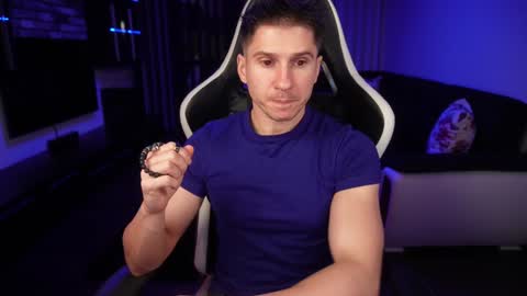 Dorian Reyes online show from 12-20-24, 11:05
