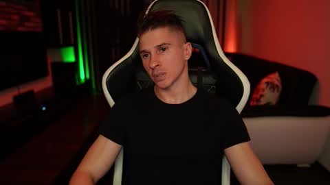 Dorian Reyes online show from 09-30-25, 10:48