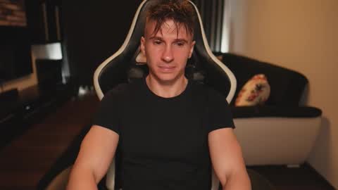 Dorian Reyes online show from 11-16-25, 01:00