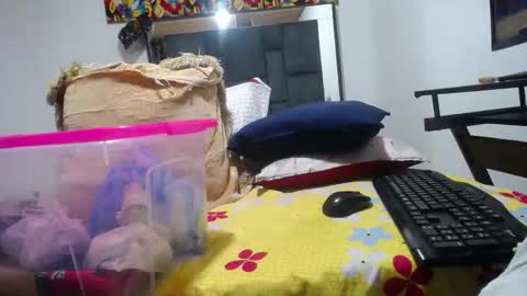 Snapshot of doriansquirt chatting on 10-04-25, 03:15 DORIAN online show from 10-04-25, 03:15