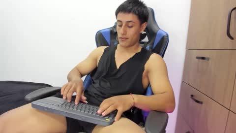 dorman_boy online show from 11-05-25, 02:11