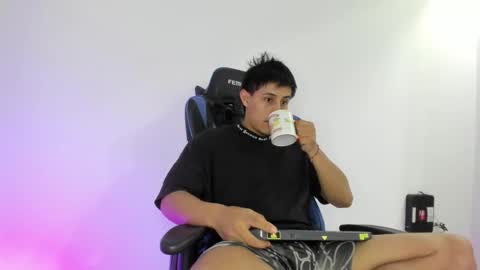 dorman_boy online show from 12-17-25, 04:29