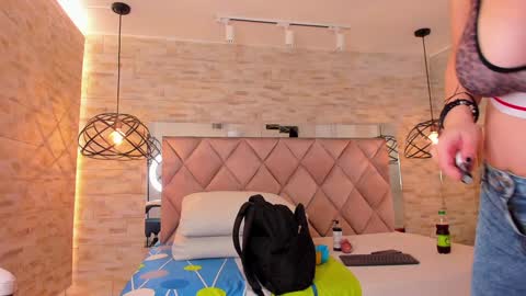  DOROTHY online show from 01-24-25, 03:22