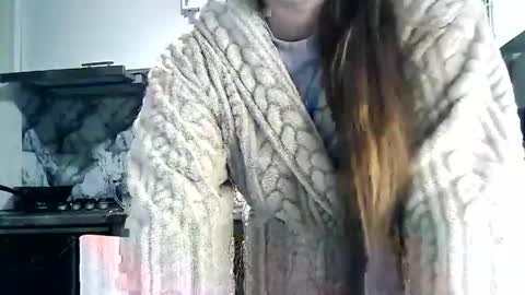 Dorrie Ann online show from 12-15-25, 04:50