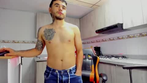 Snapshot of dostynjunior chatting on 09-12-25, 01:00 Dostyn For U online show from 09-12-25, 01:00