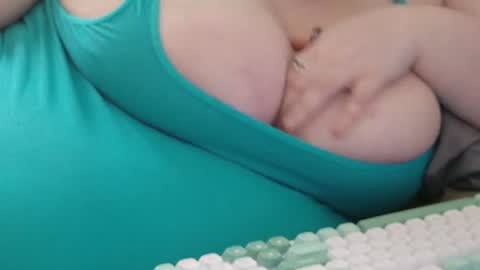 Snapshot of doublecherrybombxo chatting on 06-27-26, 05:29 Cherri online show from 06-27-26, 05:29