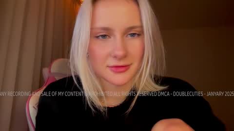 Lana  Eva  dont forget to give us a thumb up online show from 01-10-25, 08:04